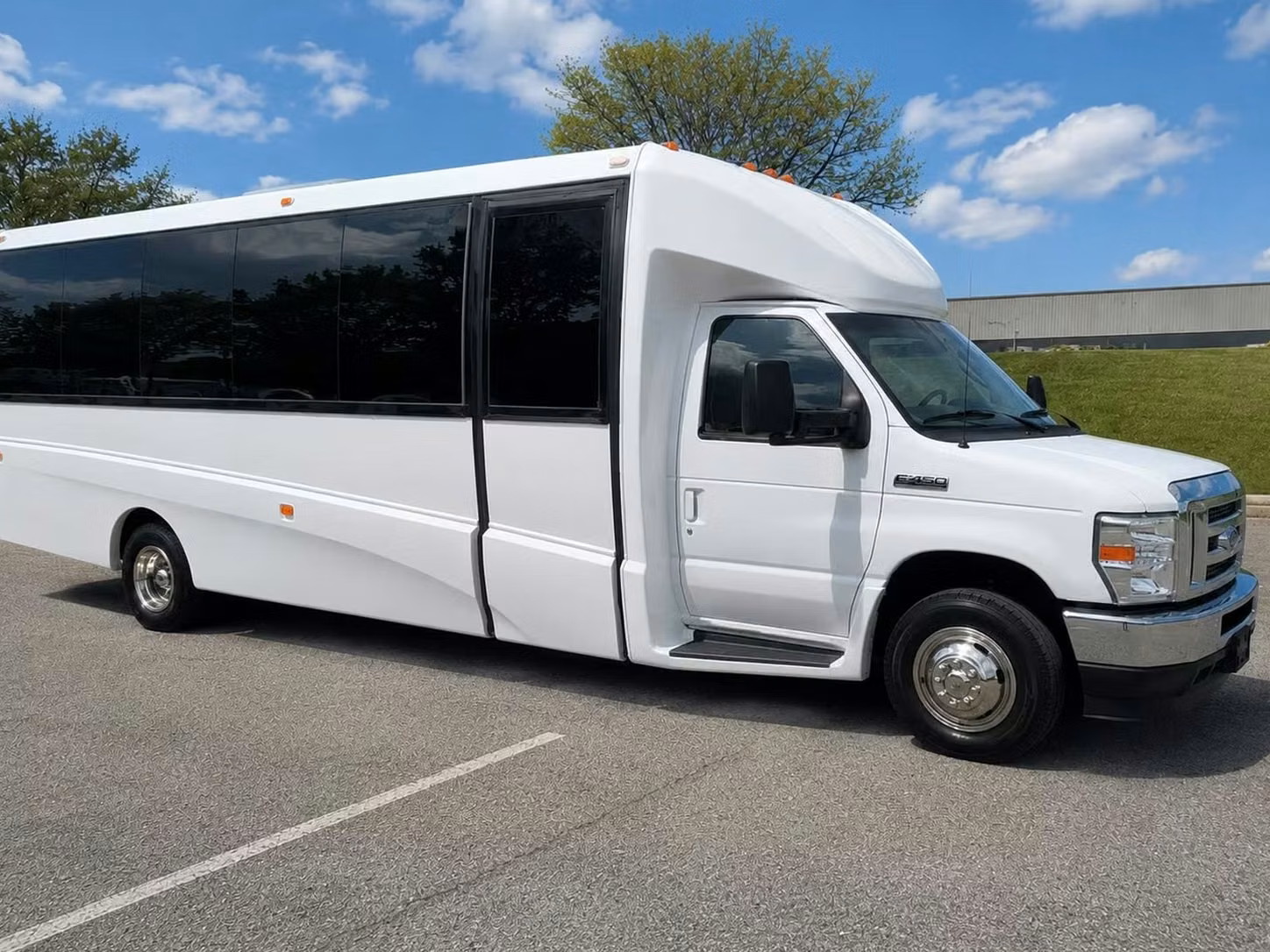 lima 20 passenger minibus rental