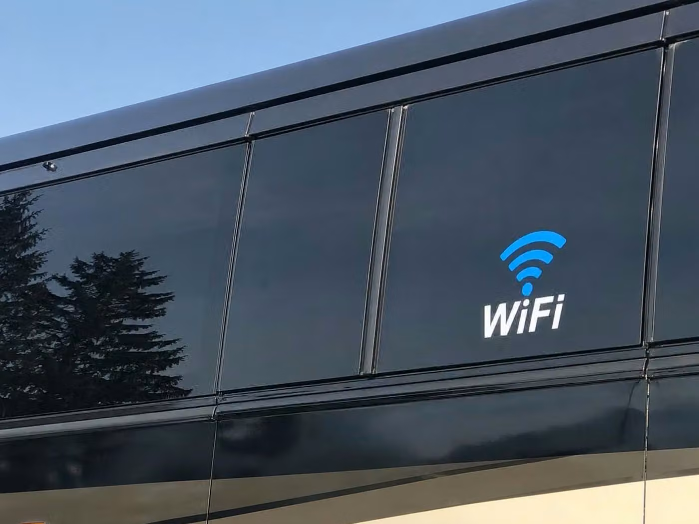 lima 25 passenger minibus wifi
