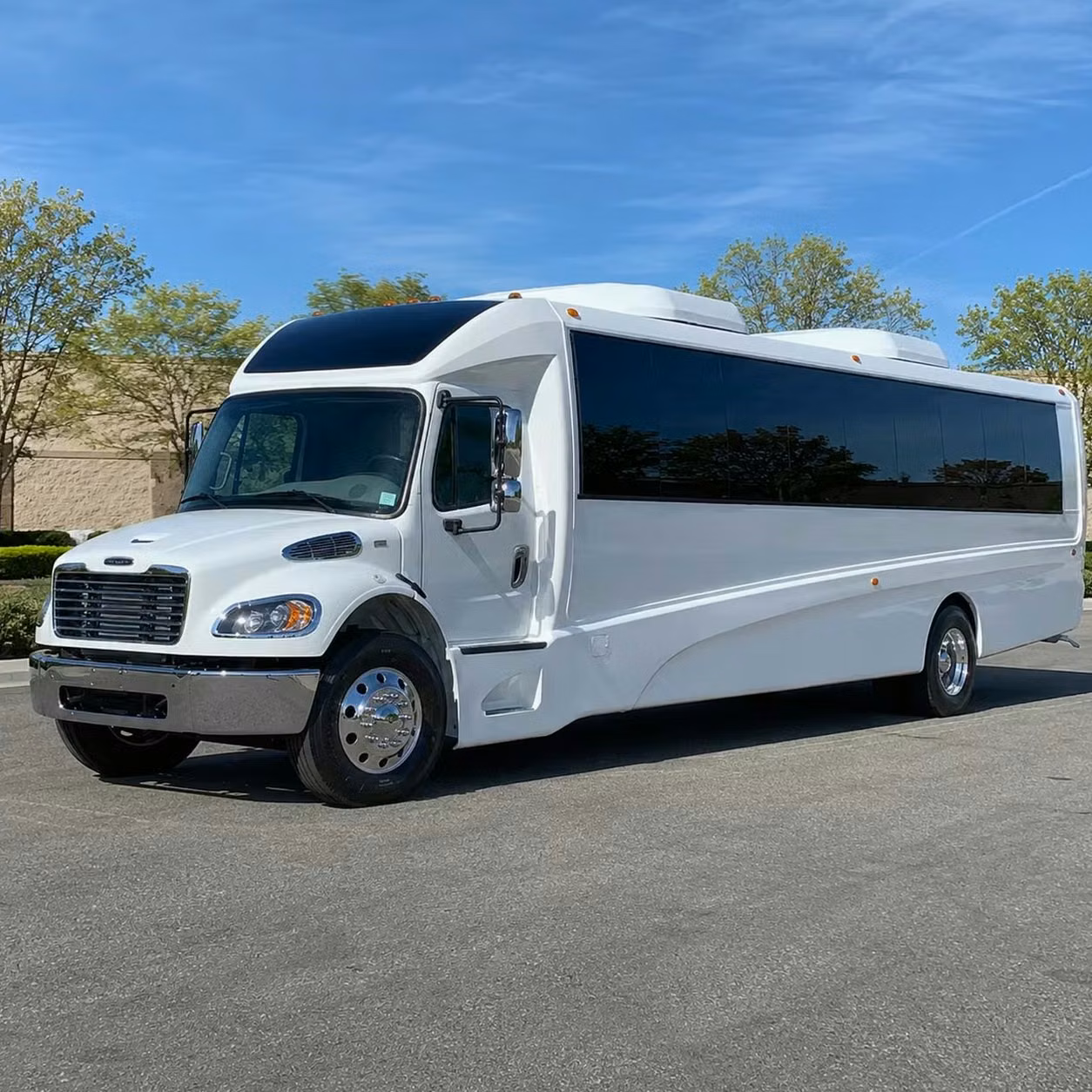 lima 28 passenger minibus rental