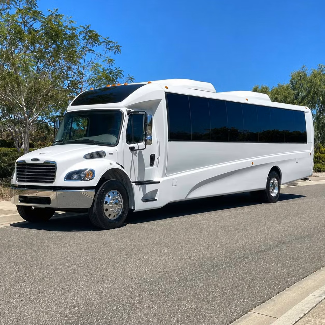 lima 35 passenger minibus rental