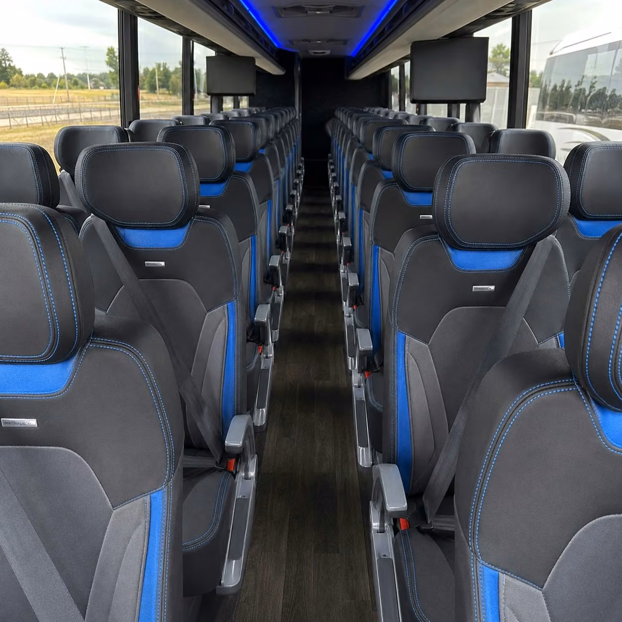 lima charter bus interior 3