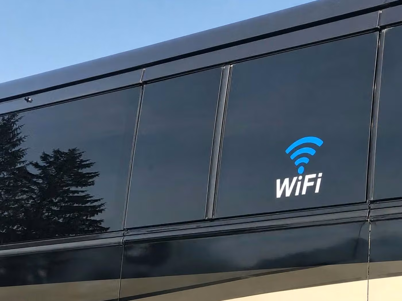lima charter bus wifi